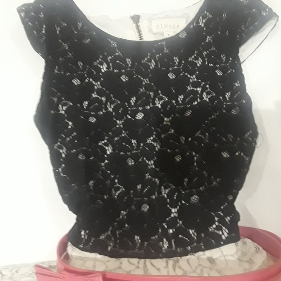 Beautiful Black and cream layered laced dress - Picture 2 of 2